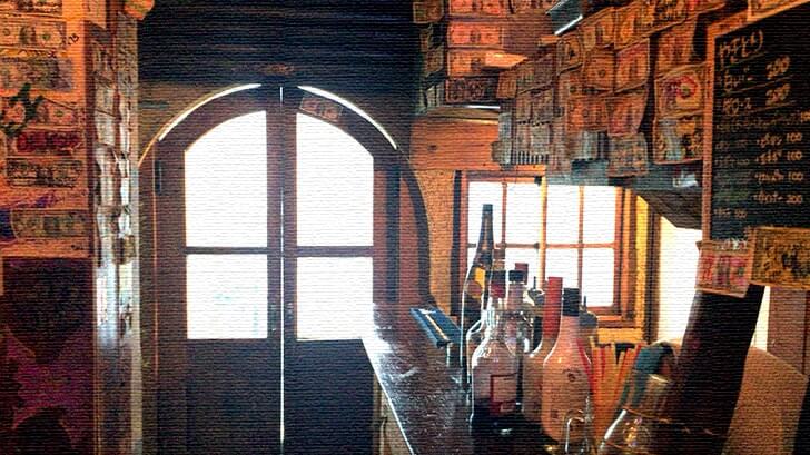 スカジャン 横須賀・ドブ板通り商店街でグルメ三昧 ネイビーバーガー- イーアイデム「ジモコロ」