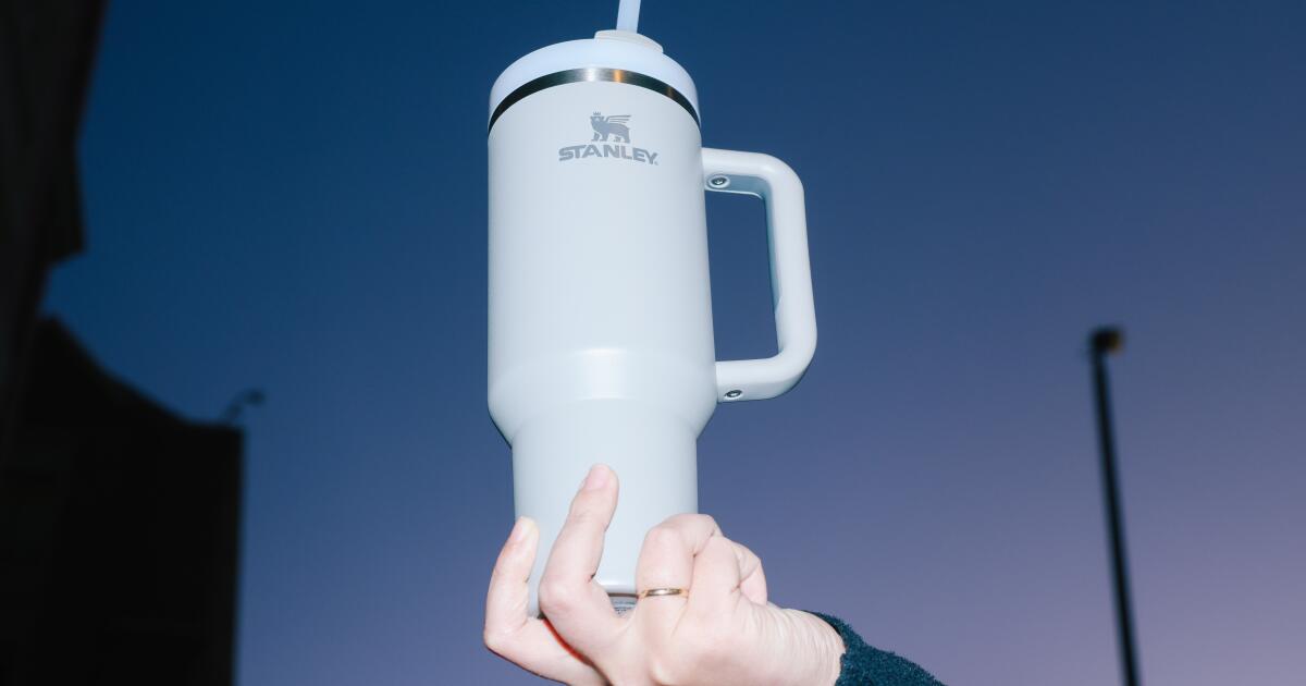 スタンレーのタンブラーはなぜ人気?漏れるの?使い方や店舗も紹介♪ハレユル