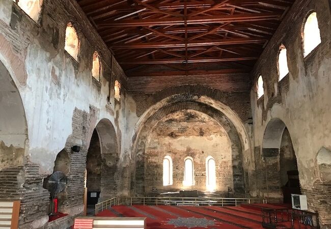 トルコ アヤソフィアの観光情報！尖塔やモザイク画やマリアの手形の見どころ