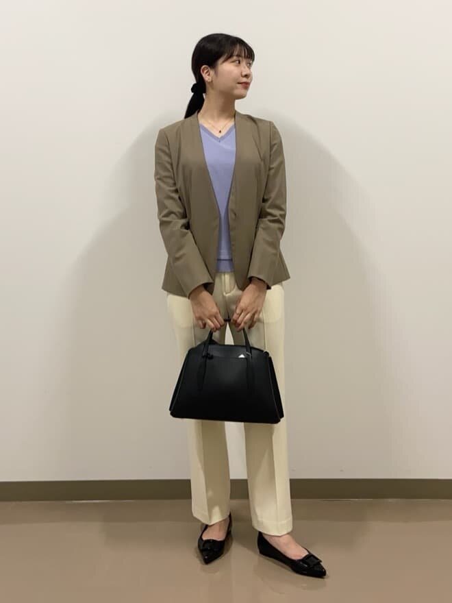 女性のビジネスカジュアルとは？オフィスカジュアルとの違いや春夏秋冬コーデ術をご紹介Niau ニアウ