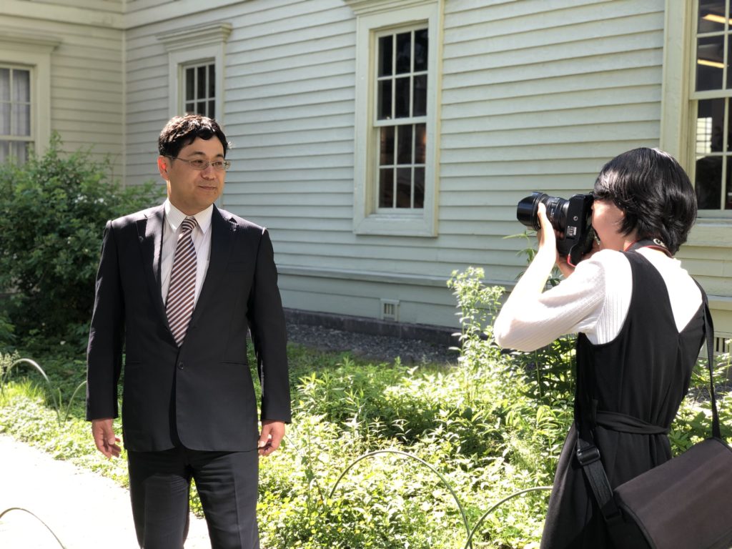 代表メッセージ」のアイデア 15 件メッセージ, 会社案内, パンフレット デザイン