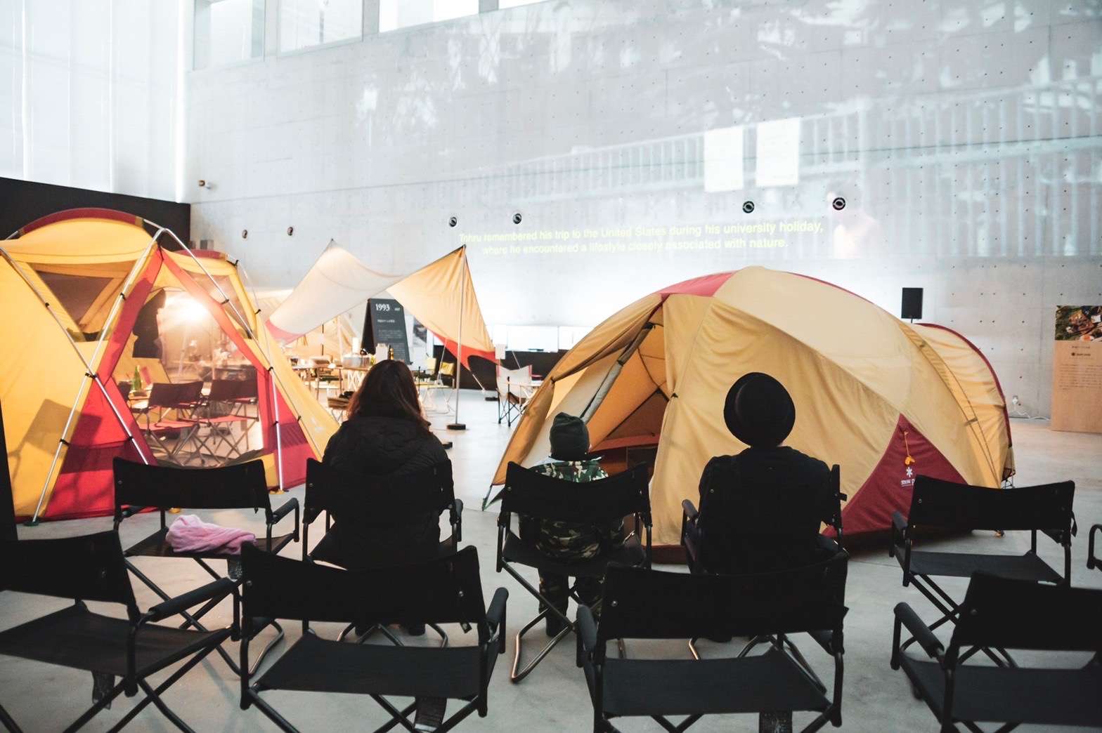 スノーピーク」のミュージアムが新潟の本社内にオープン、ユーザーから寄贈された約200製品を展示 FASHIONSNAP