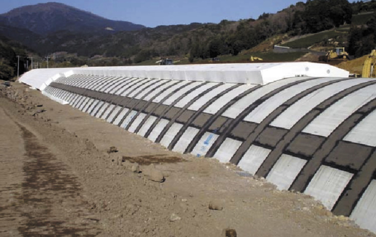 川崎市 : 麻生区内都市計画道路尻手黒川線道路築造 トンネル 工事 開削トンネル部施工状況