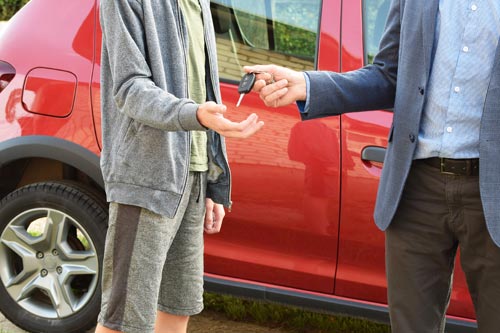 人」にかける自動車保険はある？ - SBIの自動車保険比較 インズウェブ