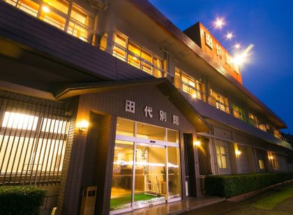 中間 なかま ガジュマル ＜屋久島＞