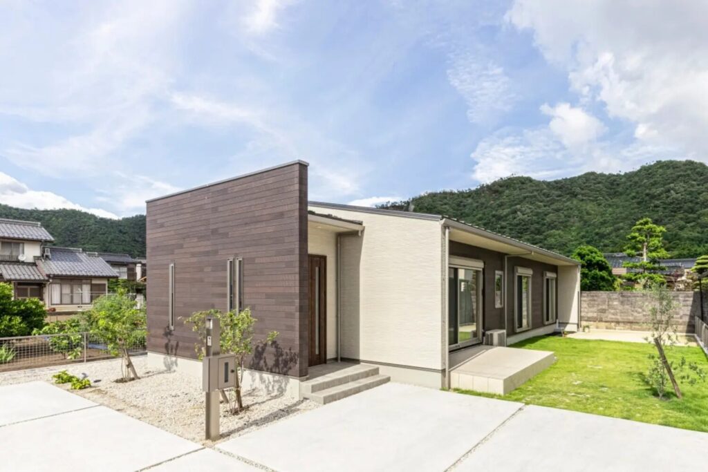 玄関のアプローチの費用はどのくらい必要？ – 埼玉外構お手頃価格のエクステリアで憧れの生活空間