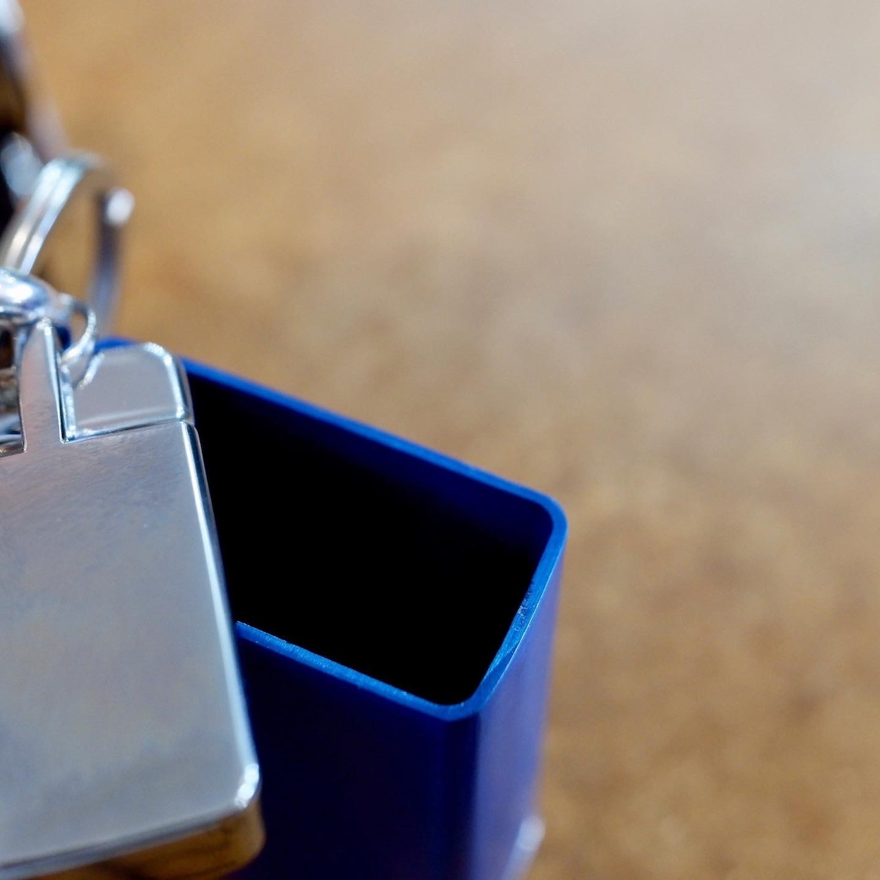 携帯灰皿の選び方とおすすめ商品を紹介！臭わない方法も解説！ -公式 札幌革職人館 ブランド 革小物 コンテンツ