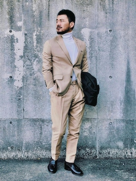 ベージュのカジュアルジャケットのメンズコーディネート・着こなし