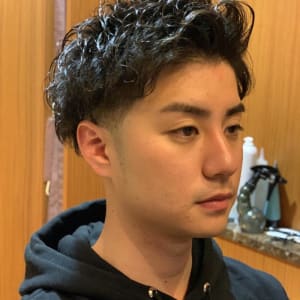 CLIF by LIPPS hair 代表 内田 和宏 大人メンズヘア 西葛西大人の髪型集 ⁡大人メンズパーマ大人メンズ髪型社会人髪型ビジネスヘアスタイルビジネスヘアstyleビジネスヘアカタログビジネスパーマ大人メンズショート大人髪型大人メンズスタイル