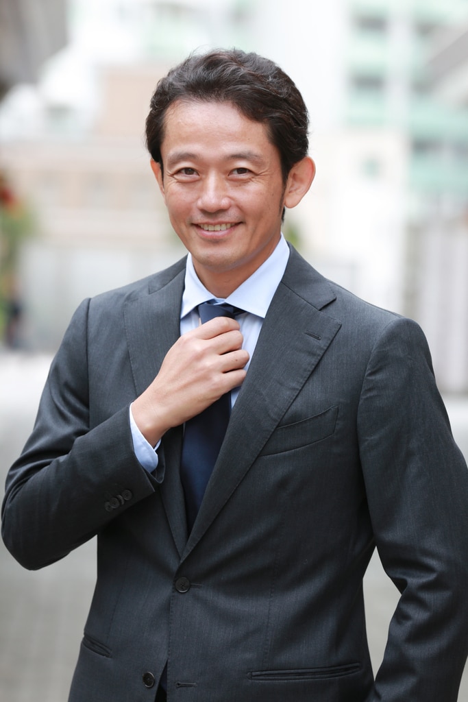 ビジネス成功の鍵！印象的なプロフィール写真撮影の秘訣 - 東京南青山・京都のメイクアップ＆フォトスタジオ TAKUMI JUN Make-upSalon