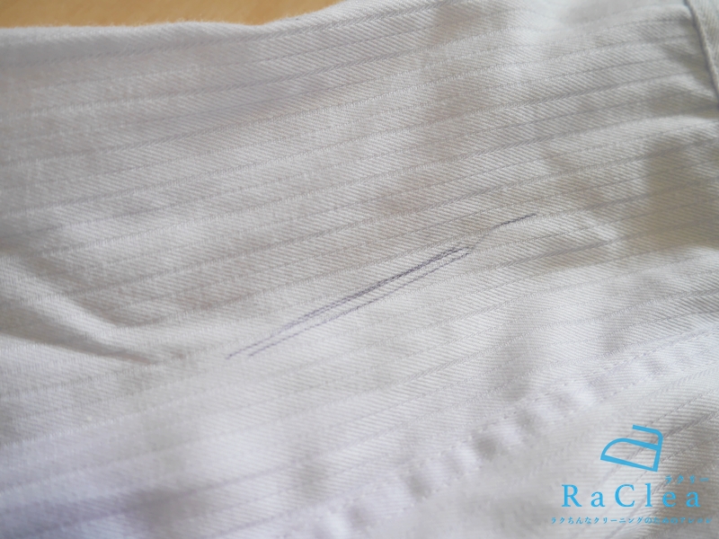 衣類についたボールペンの汚れは何で落とす？染み抜きや対処法とは 水性・油性- トクバイニュース