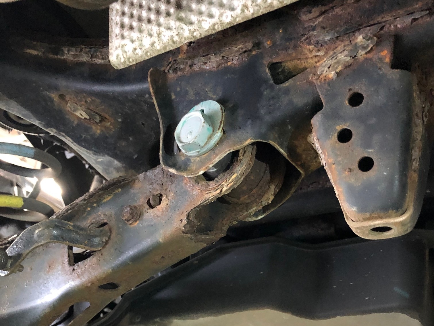 メカドル的POINT! 中古車の下回りチェックポイント！ メカニックTV