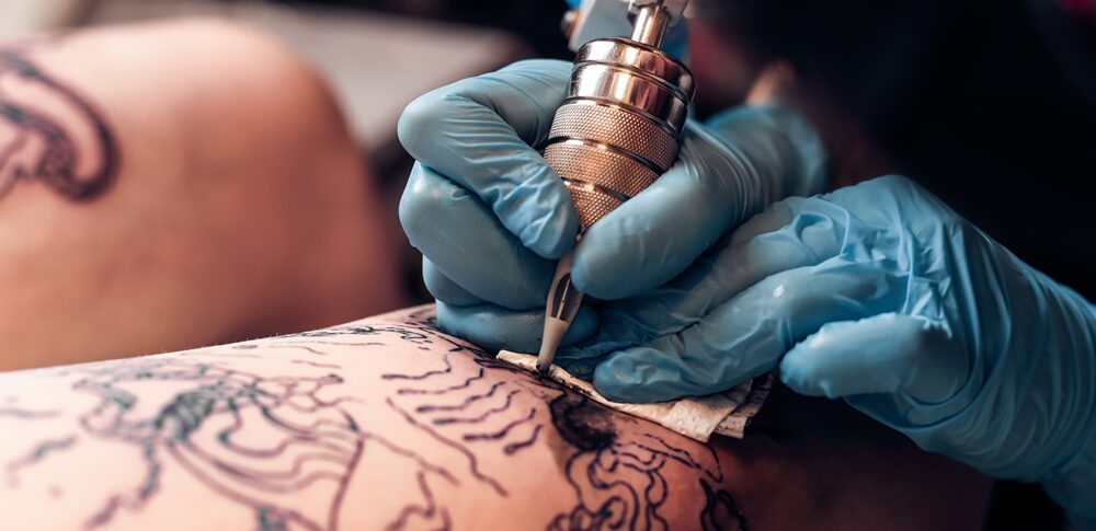 女性顔~~~~~~~~~~~~~~~~~~~~~~~~~~~~ブラックアンドグレー493 ⇩ DMでのオーダーやお問い合わせの際には、上記のジャンルと番号をお伝えください。 ~~~~~~~~~~~~~~~~~~~~~~~~~~~~ 女性顔 オーダーです。面積が大きいので数回に分けての施術になります。タトゥー