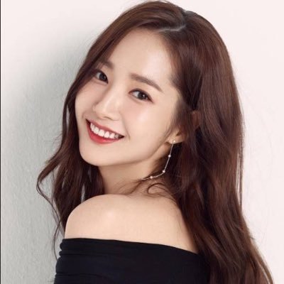 退勤後は SNSで話題の「ポレーヌ」のバッグに持ち替え♡商社勤務it girlのリアルオフィスコーデ - CanCam.jp キャンキャン