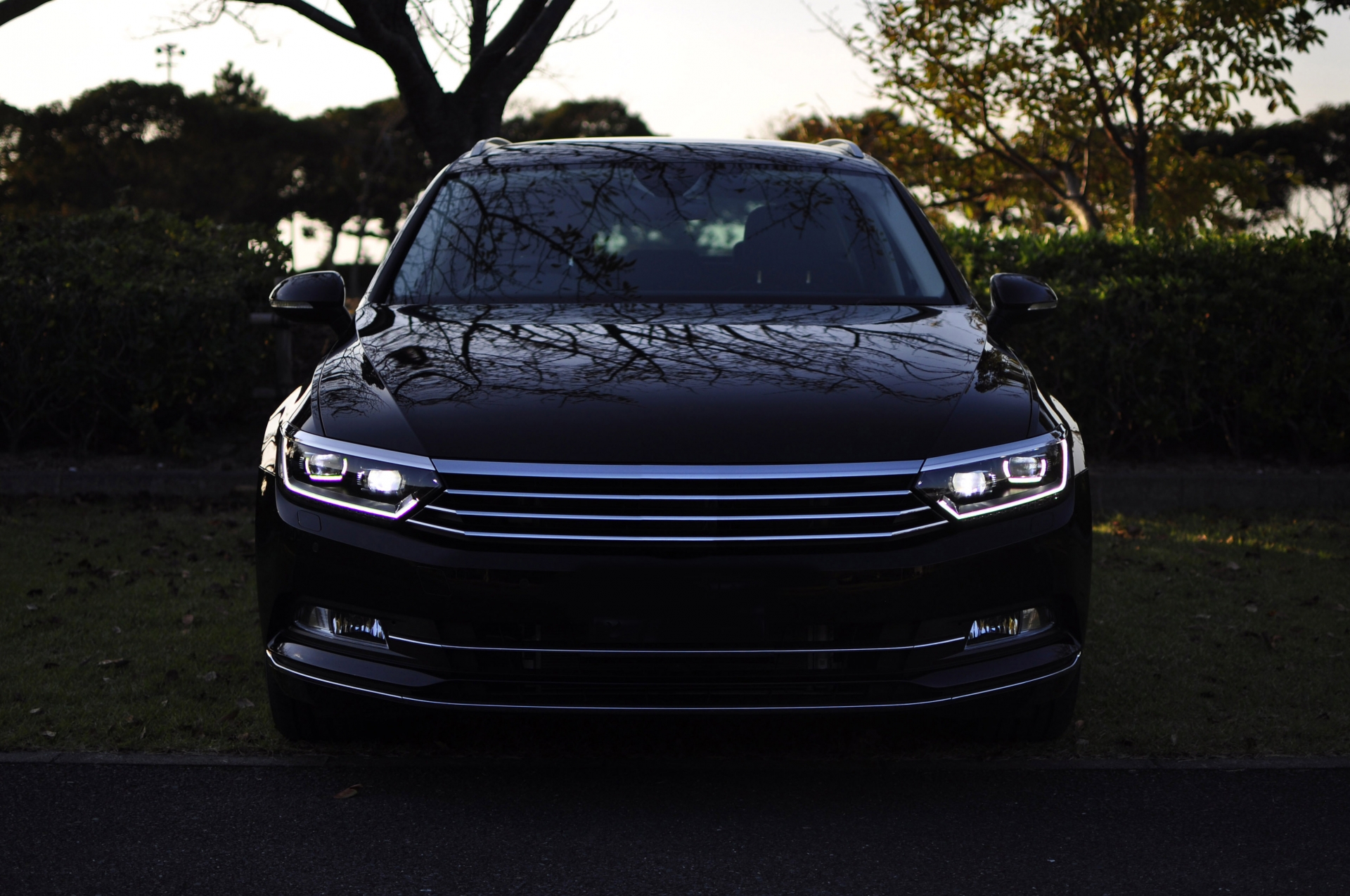 車のライトのつけ方とは？車のライトの種類とロービームやハイビームの違い、最新のオートライトとデイライト についても詳しく解説 初心者必見 編集部が語る自動車購入ノウハウ MOTA