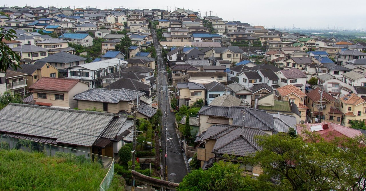 きょうのオマケ＞ 2011春、大夕張への旅で正平さんがおいしそうに食べていた夕張メロン🍈 なんと、取材に行った菊地ディレクターと新井カメラマンが、正平