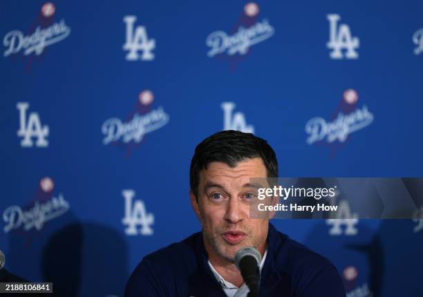 336点の野球団取締役 アンドリュー・フリードマンの写真と高解像度写真 - Getty Images