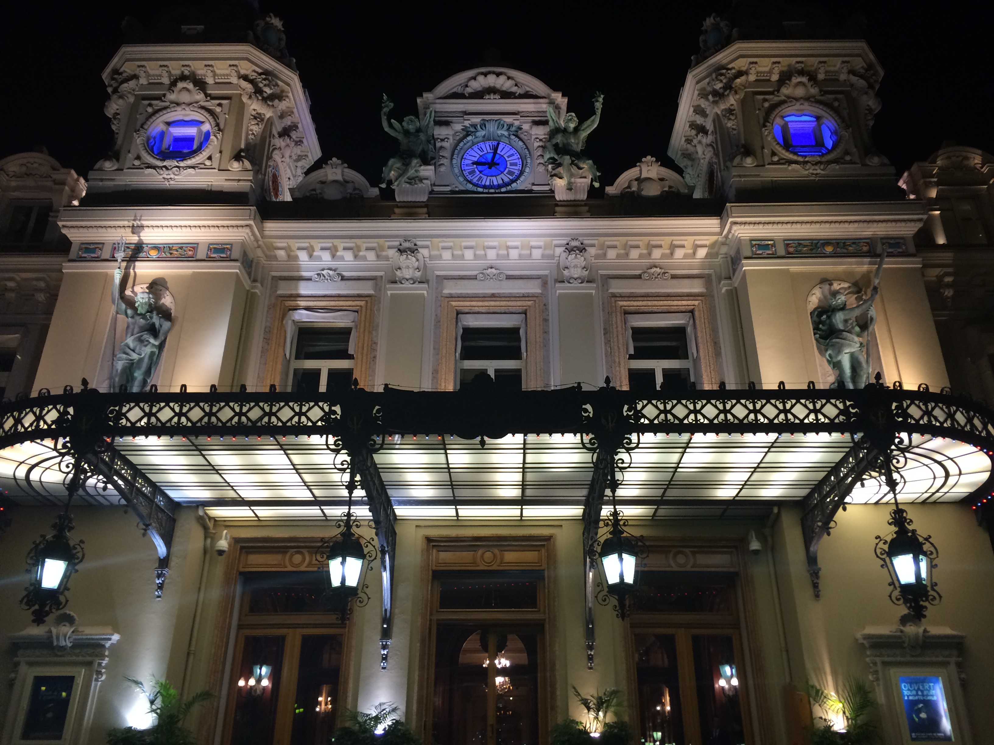 モナコの象徴 カジノ・ド・モンテカルロ Casino de Monte-Carloモナコ 村山里美『アラカンDEパリ』パリ在住。58歳から単身パリへ〜終わりの人生の始め方