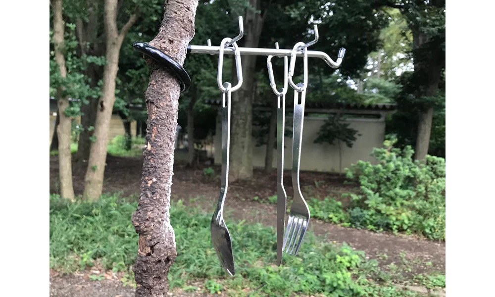 爆安 ダイソーの新作「ハンギングラック」を入手。あの名品と比較してみたらCAMP HACK キャンプハック