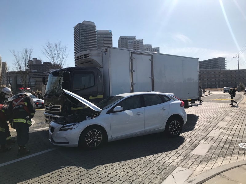 ボルボ VOLVOXC60のフロント事故車を修理しました。鹿児島で板金塗装、車の修理・車検のことなら米沢自動車にお任せ