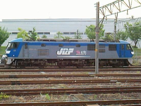 レッドサンダーは高槻で見れるけれど、ブルーサンダーを見てみたい！新川崎の新鶴見機関区でブルーサンダーと珍しいDE11 2000を見てきた☆おさんぽ♡高槻