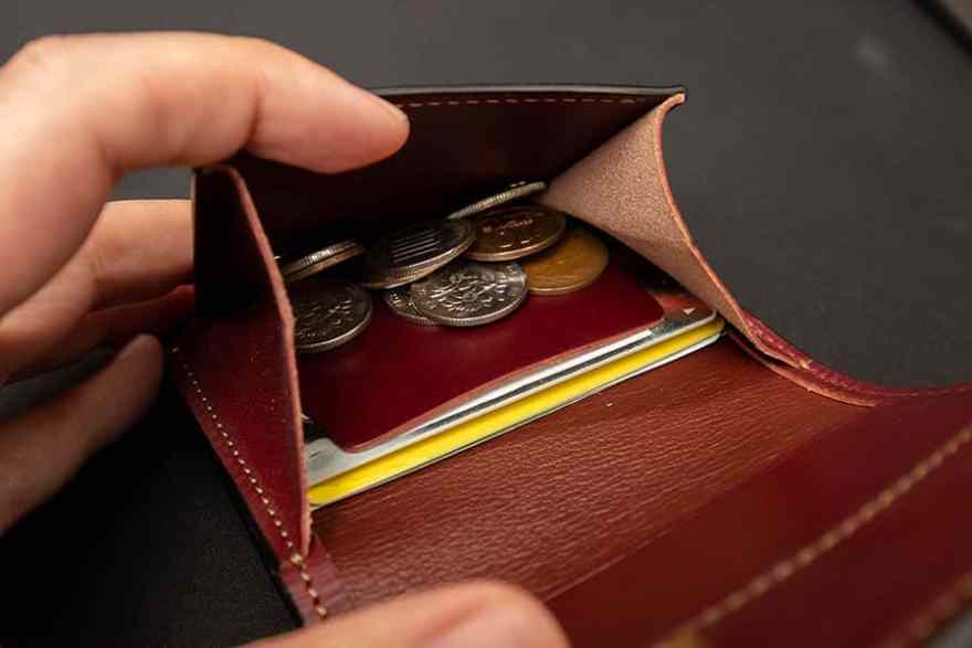 WILDSWANSタングのレビュー。手ぶらで出かけられる、コンパクトで上質な財布の紹介機能的な財布あります