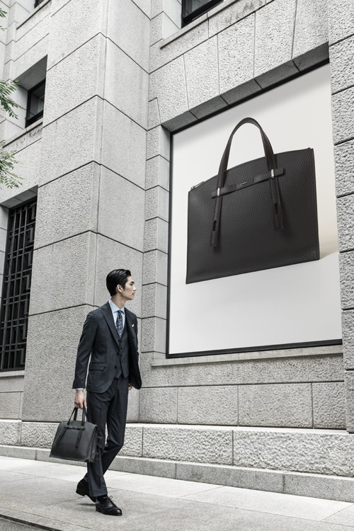 私服にも使えるおしゃれなブリーフケース6選コーデ例も紹介