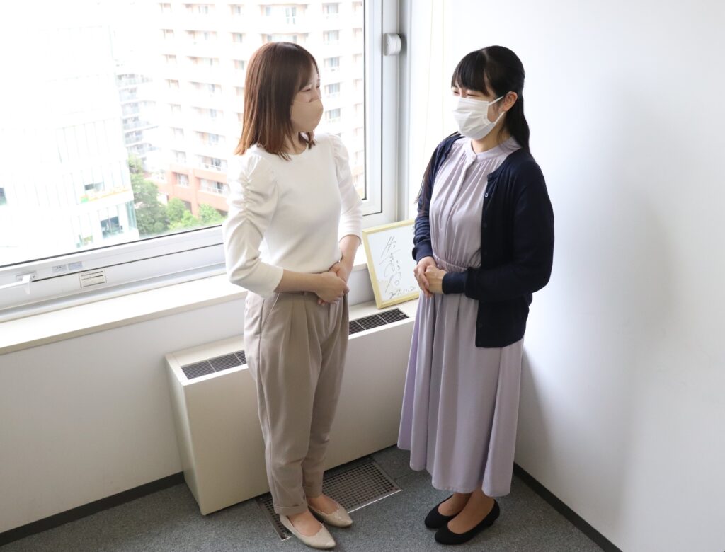 ロゴ制作事例 - 天秤がモチーフの税理士事務所のロゴデザインASOBOAD