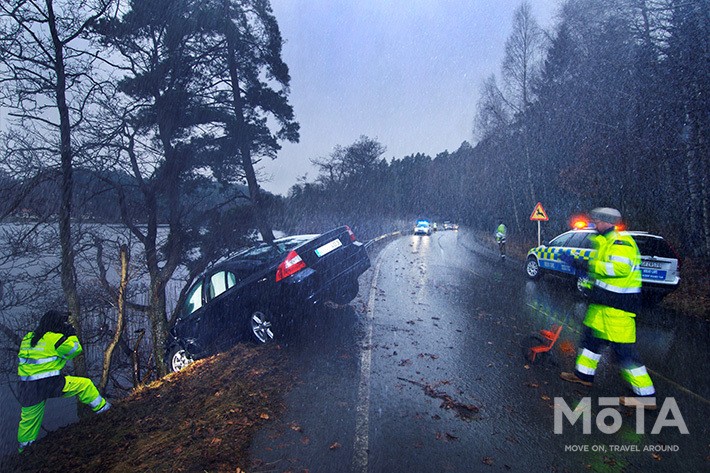 ボルボ 240 事故修理 途中MGHのブログ