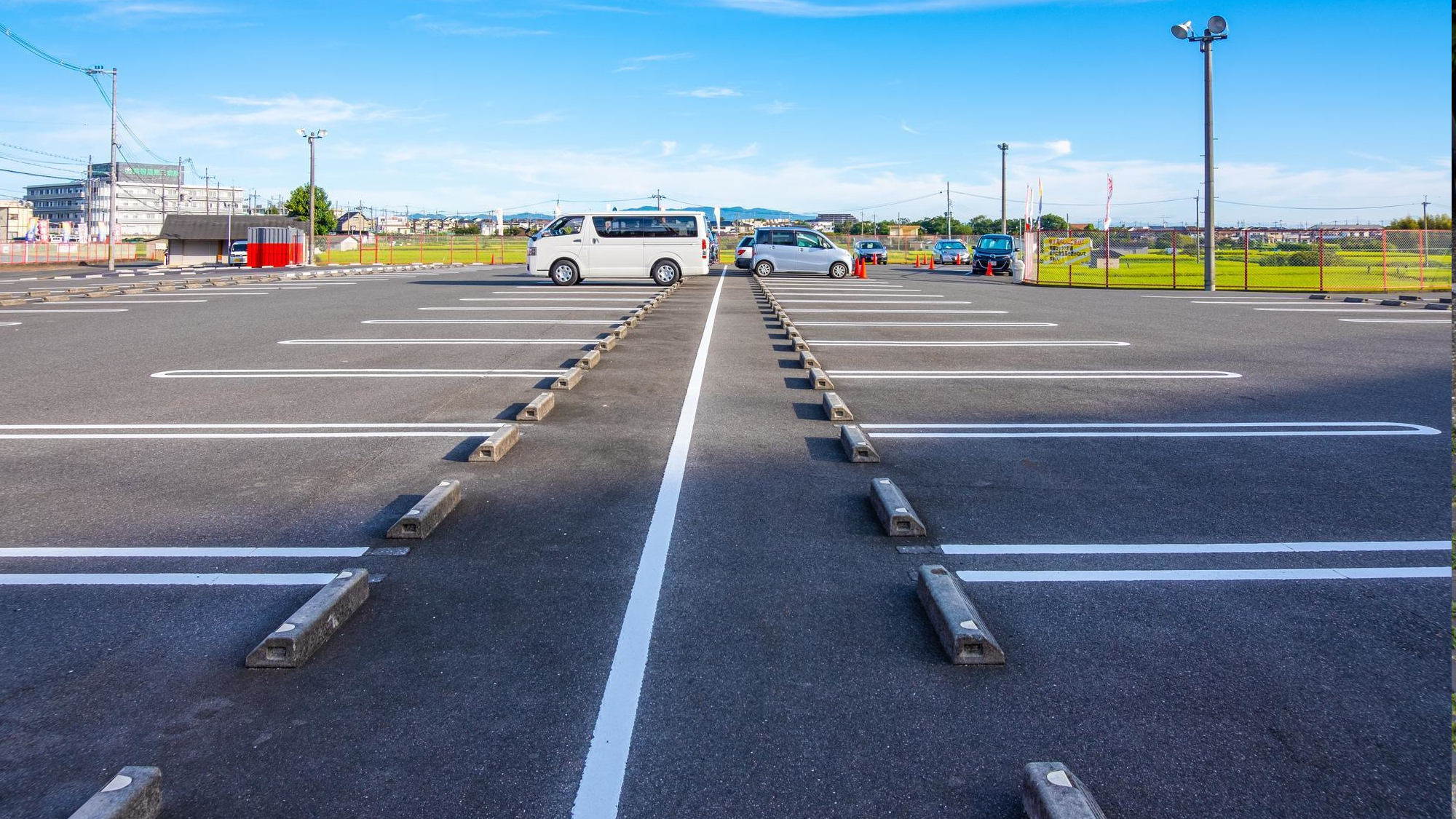 ホームズ 平面式駐車場とは？平面式駐車場の意味を調べる不動産用語集