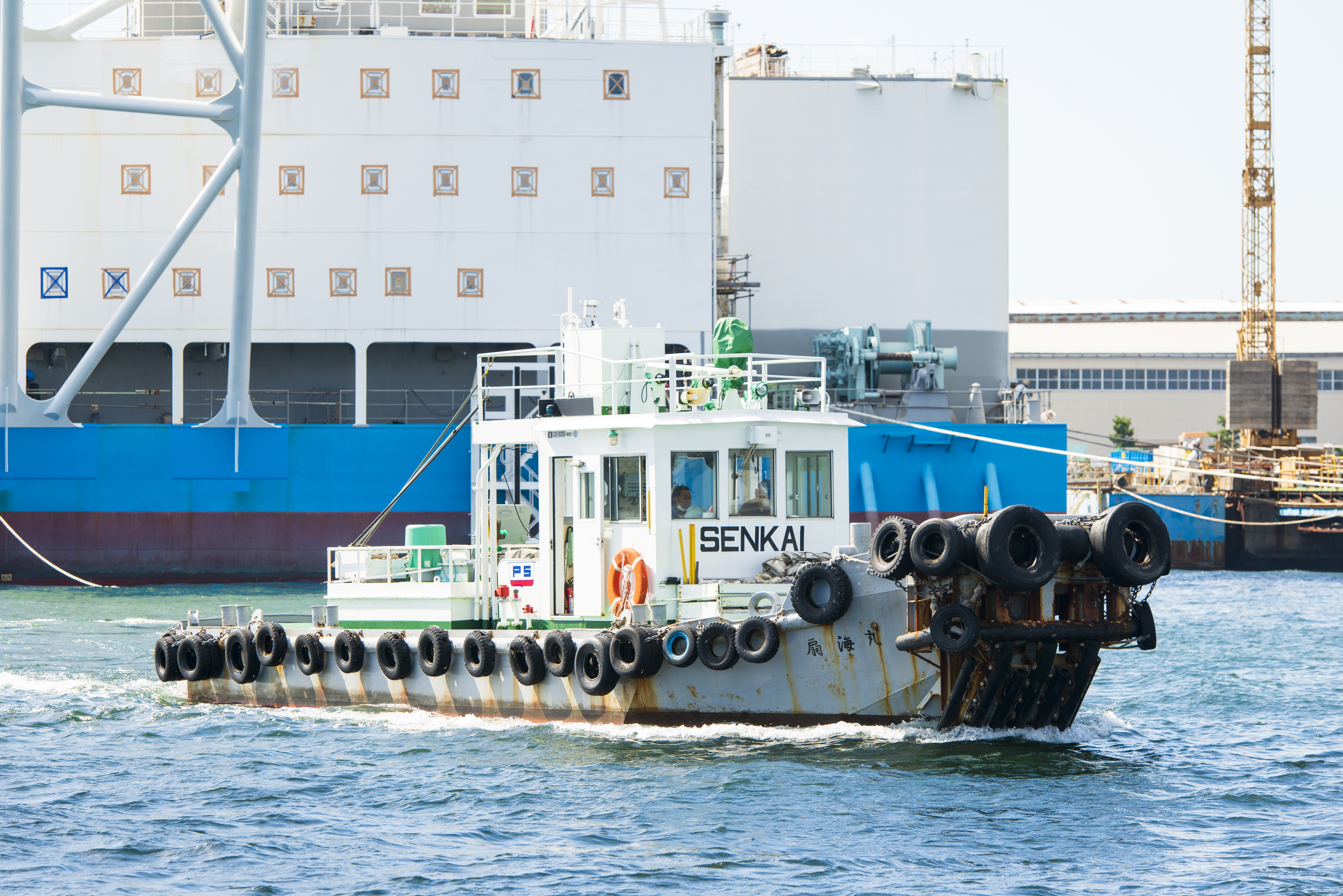 コンテナ船は最大何個のコンテナを積載できますか？ - Hongocean