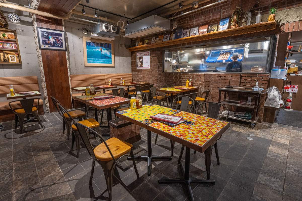 横須賀市 どぶ板☆『想い』を纏って歩みたい！刺繍とスカジャンお店☆ダイナミック・優美な作品に感動 うみのとなり- エキスパート -Yahoo!ニュース