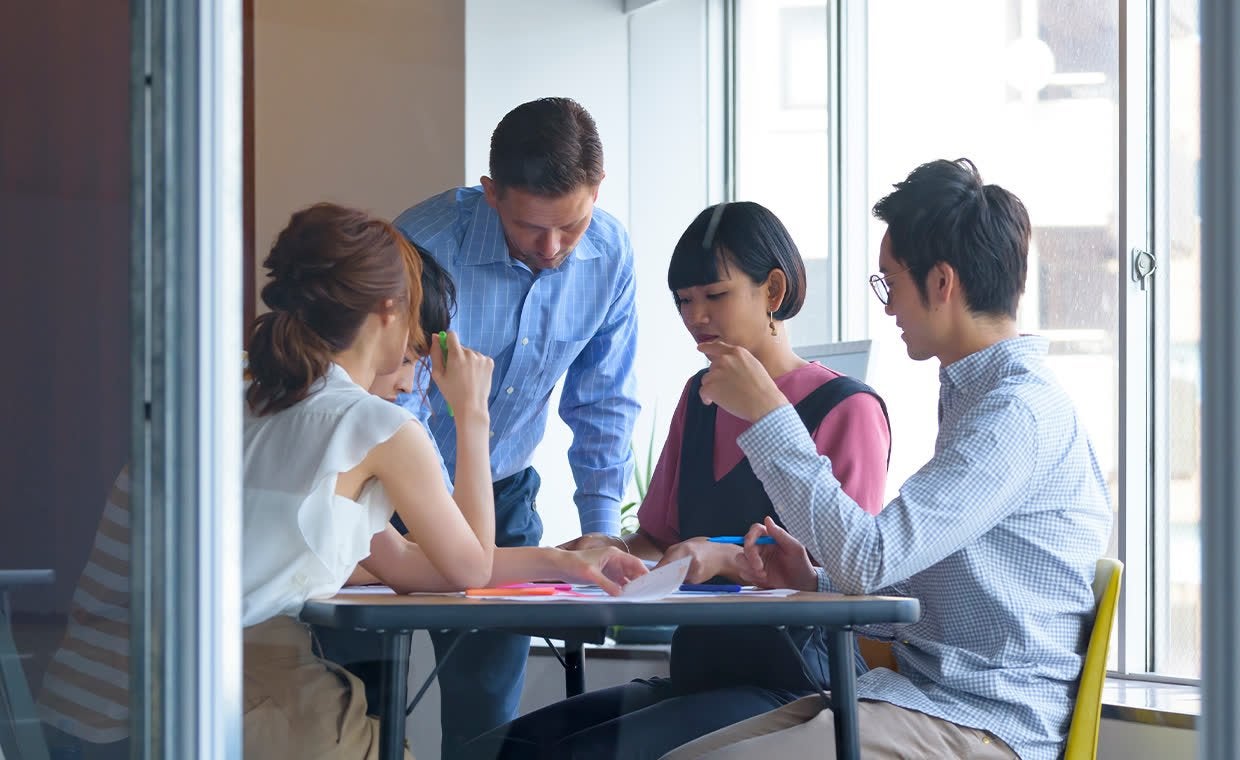 バタバタ」は失礼？ 日常と仕事での適切な使い分けを徹底解説バタバタ茶や番組についても紹介Oggi.jp