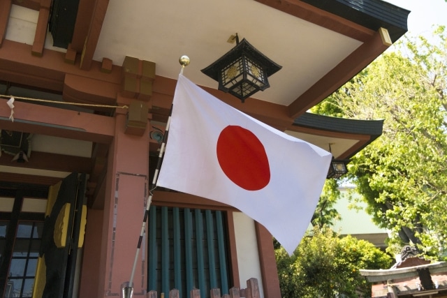 ドラゴンボールの神 全王様が宇宙で一番偉い神と呼ばれていて、全王より上の神は存在しないと天使のウイスは言ってたが、実は存在すると思うこれは全王と大神官と付き人しか知らないことかも全王より上の神を世間に漏らしてはいけないのと、触れてはならない設定に