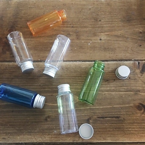 100均ハーバリウムの作り方を大紹介！オイル・容器などの材料も網羅くまのお役立ちサイト