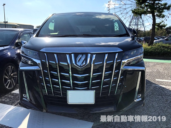 TOYOTA_Harrier 画像新型ハリアーにはトレードマークの「鷹」のエンブレムが無い!?clicccar.com