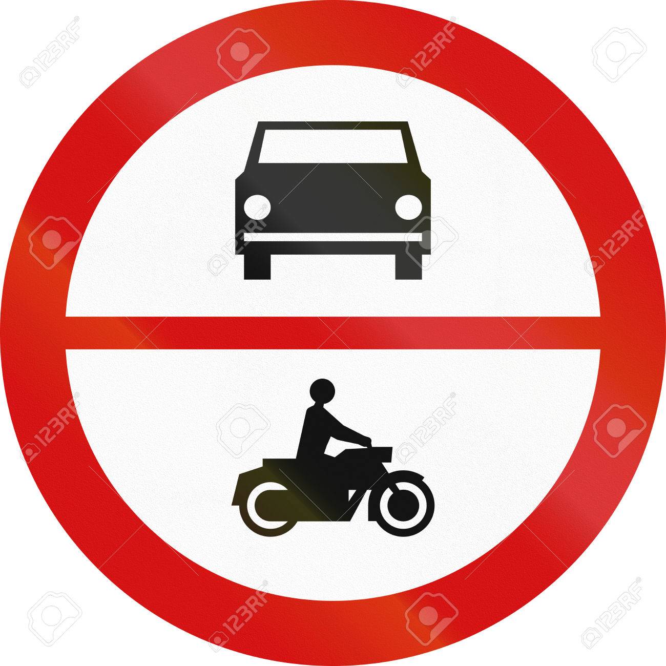 自転車専用レーンの通行ルール：車やバイクは進入できるのか？バイク用品 研究所