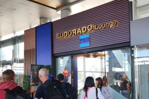 バリ島旅行者必見！デンパサール空港国際線のハイブリッドラウンジレストラン体験記！プライオリティ・パスで入れるFlight Club DPSインドネシア大好き