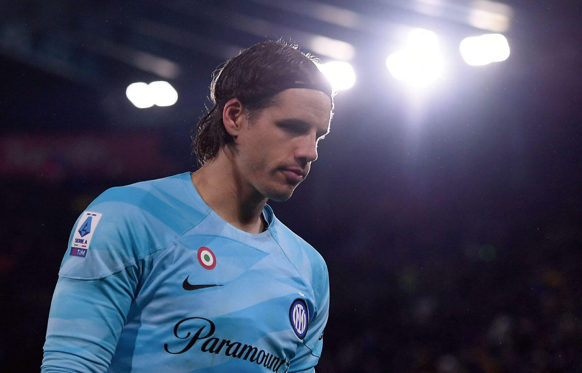 オーセンティック インテル24-25 ユニフォーム ヤン・ゾマー オーセンティック インテル24-25 ユニフォーム ヤン・ゾマ