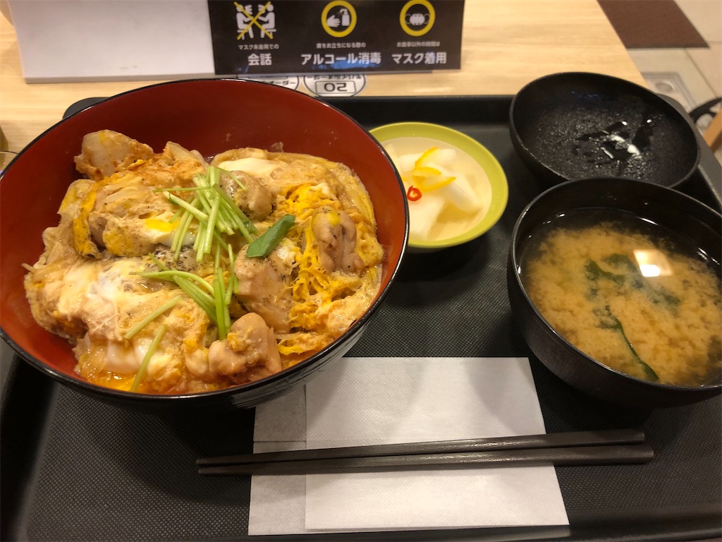 お出汁の香りが食欲さそう！ふわとろ卵の絶品「親子丼」