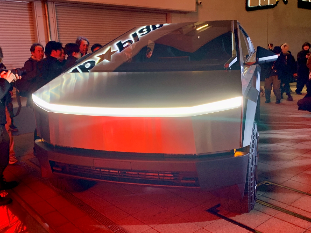 サイバートラックのサイズ比較 – Pure EV テスラのある未来