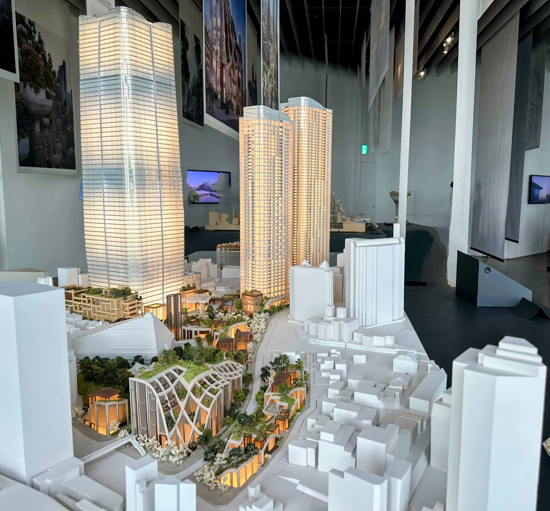 トーマス・ヘザウィックが協同設計した東京の新たな商業施設「麻布台ヒルズ」本日オープンAXIS Webデザインの視点で、人間の可能性や創造性を伝えるメディア