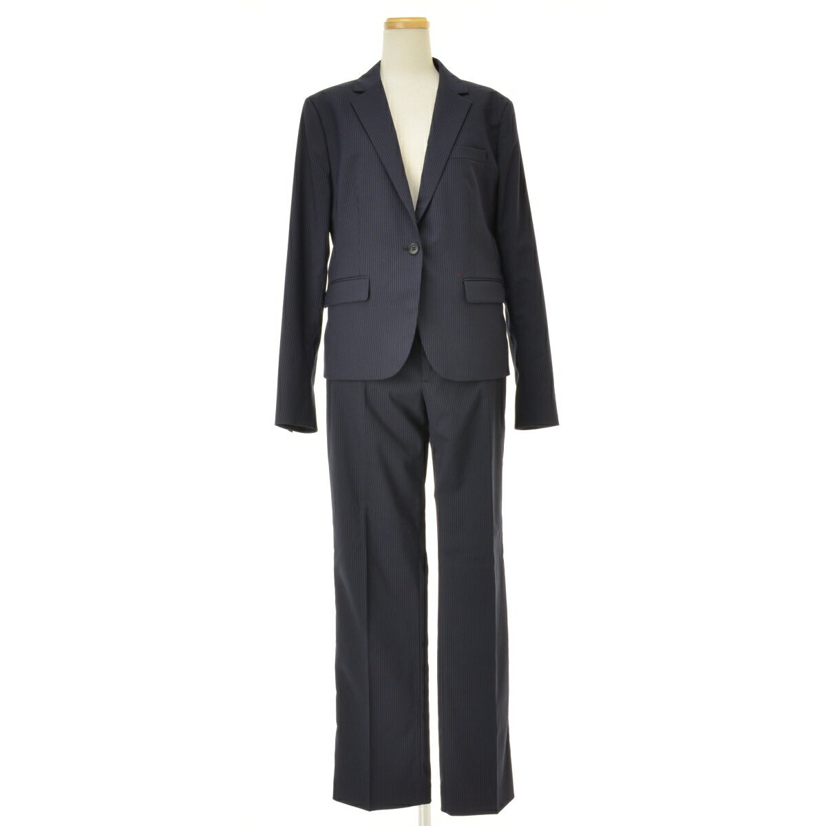 就活 UNIQLOユニクロ テーラードジャケットとスカートのセットアップ スーツ・フォーマル・ドレス