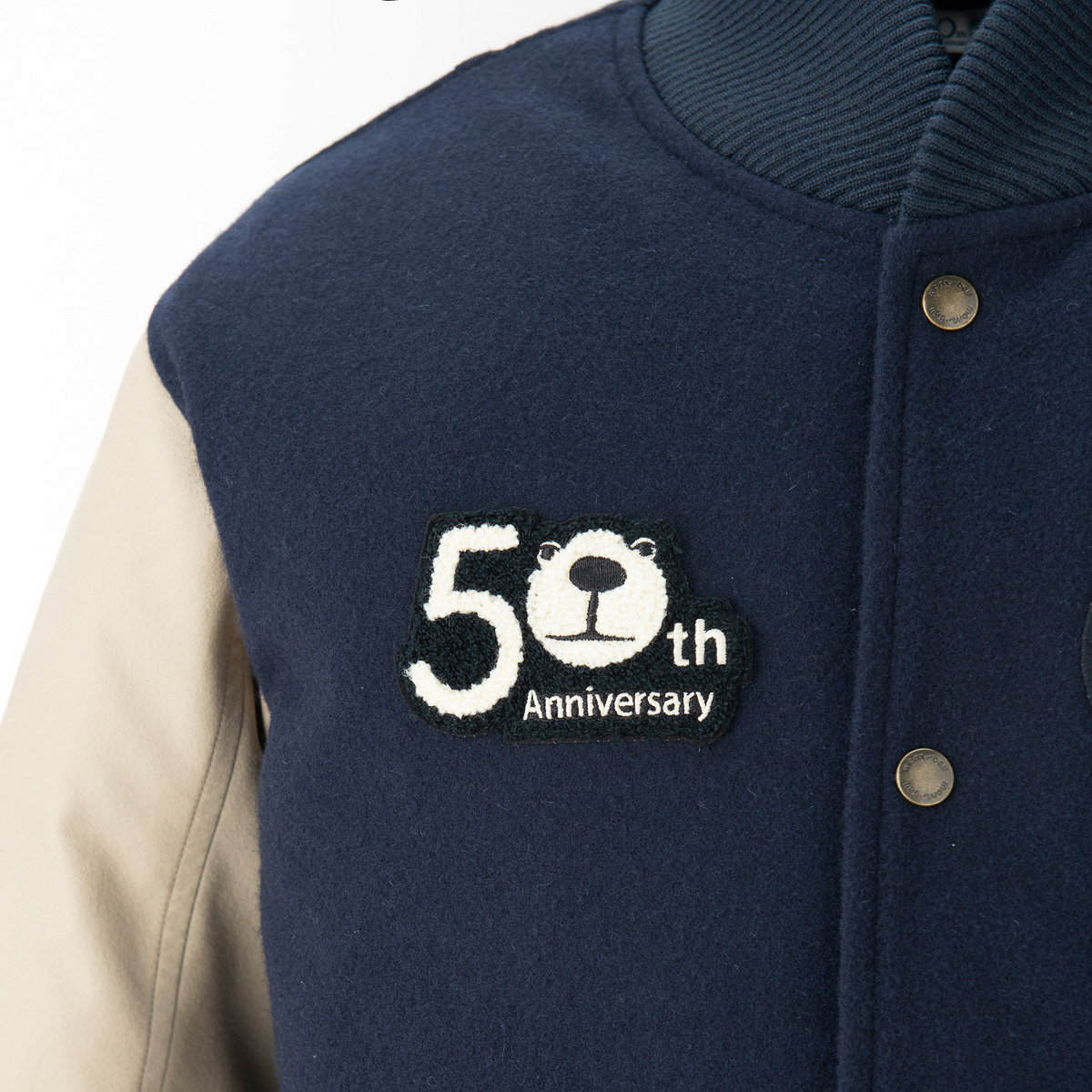 アウトドア モンベルのロゴマークとロゴ作成の参考になるポイントロゴ作成デザインに役立つまとめ