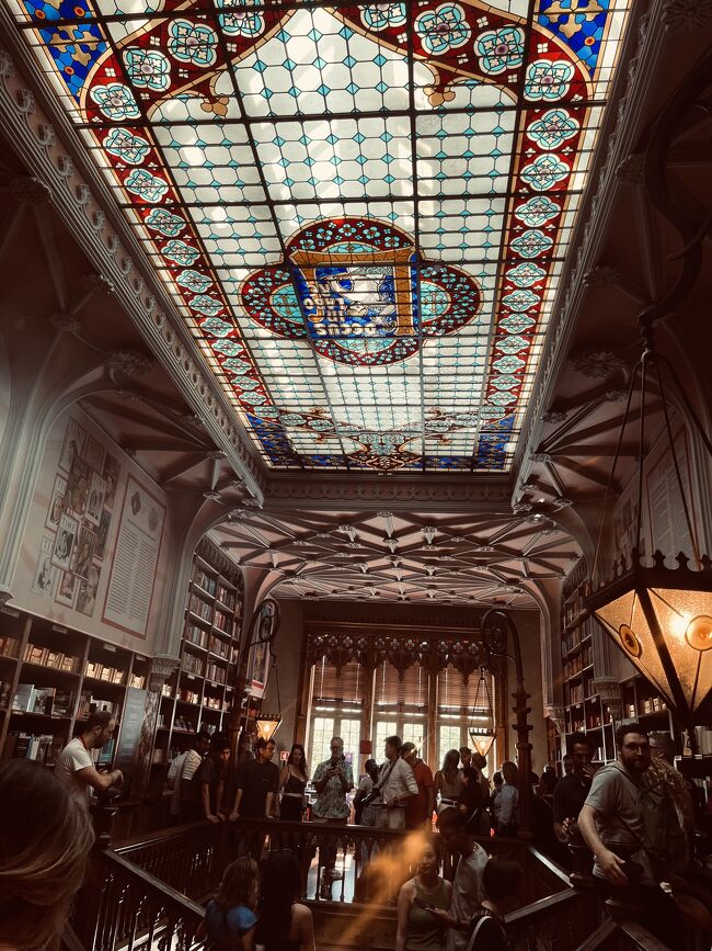 ハリポタファンも必見！“世界一美しい本屋”のレロ書店 ▻ Portugal Travel