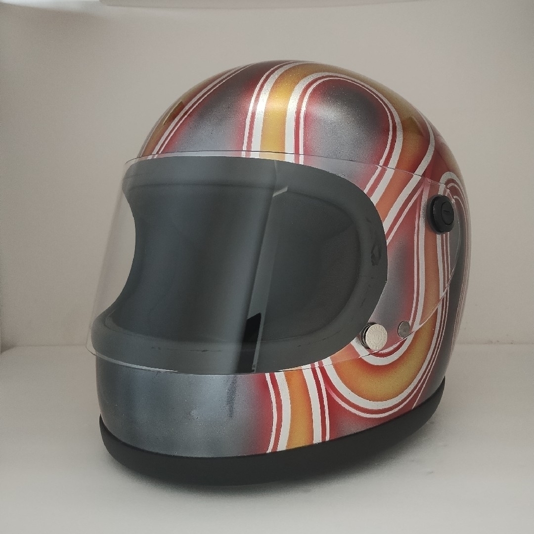 ヘルメットのカスタムペイントオーダー承ります プロの塗装屋がバイクに合ったヘルメットを作ります。ココナラ