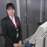 交通安全はみんなの願い 運転免許課令和6年4月12日、門真運転免許試験場において、春の全国交通安全運動の大阪 重点である「高齢者の交通事故防止」をテーマとして、協力団体等と連携し、参加・体験型の「門真交通フェスタ」を実施しました。ミャクミャクとガラスケも