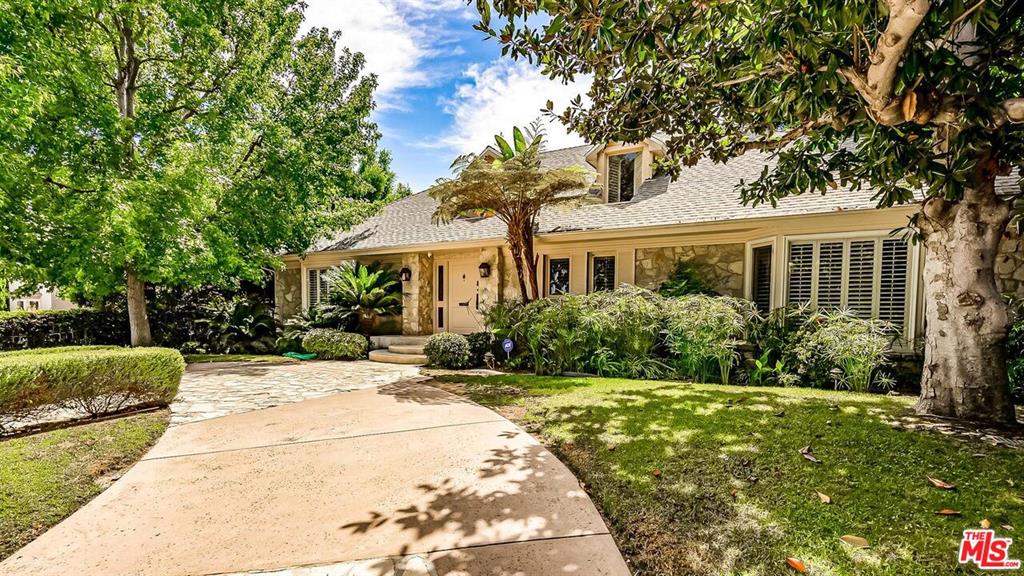 ロサンゼルス、ビバリーヒルズの高級住宅街の写真素材8236275- PIXTA