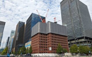 東京海上日動ビル」の建て替え 地上20階、高さ約100m、延床面積約130,000㎡の世界最大規模となる「木の本店ビル」 完成イメージ公開！: 東京・大阪都心上空ヘリコプター遊覧飛行