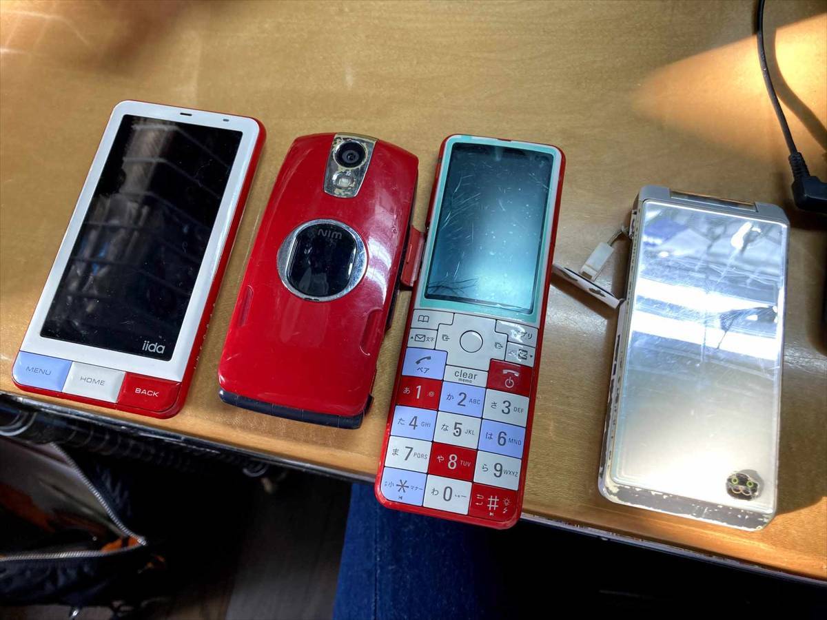 携帯電話603SIの充電口交換で充電が出来ない 故障が改善！USB破損でお困りの際も郵送修理ポストリペアへお任せを！スマホ タブレット ゲーム機の郵送修理ポストリペア